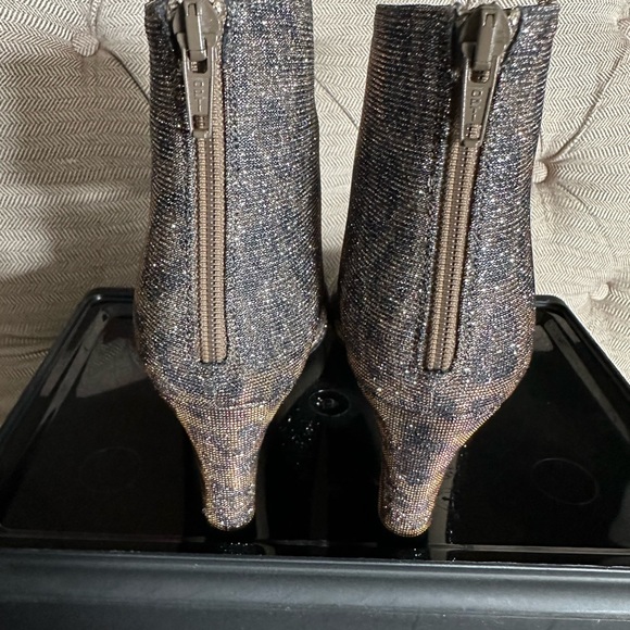 SJP by Sarah Jessica Parker | classic, zip-up ankle Minnie bootie. - Picture 4 of 5